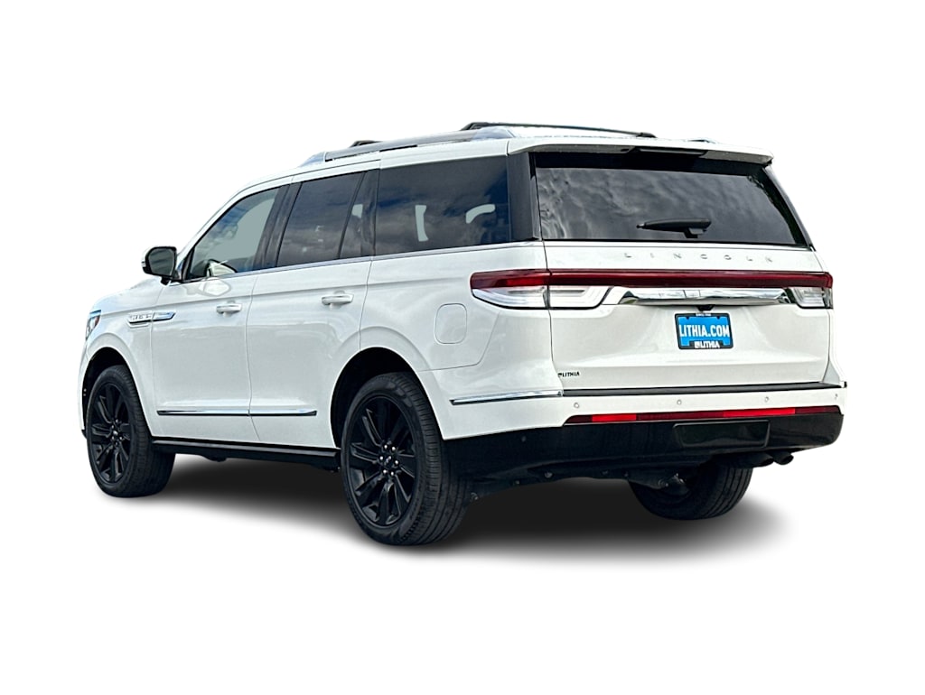 Thumbnail: 2024 Lincoln Navigator - 4