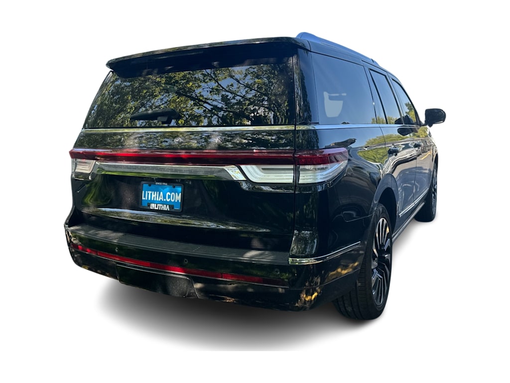 Thumbnail: 2022 Lincoln Navigator - 8