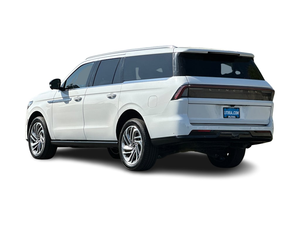 Thumbnail: 2025 Lincoln Navigator L - 4