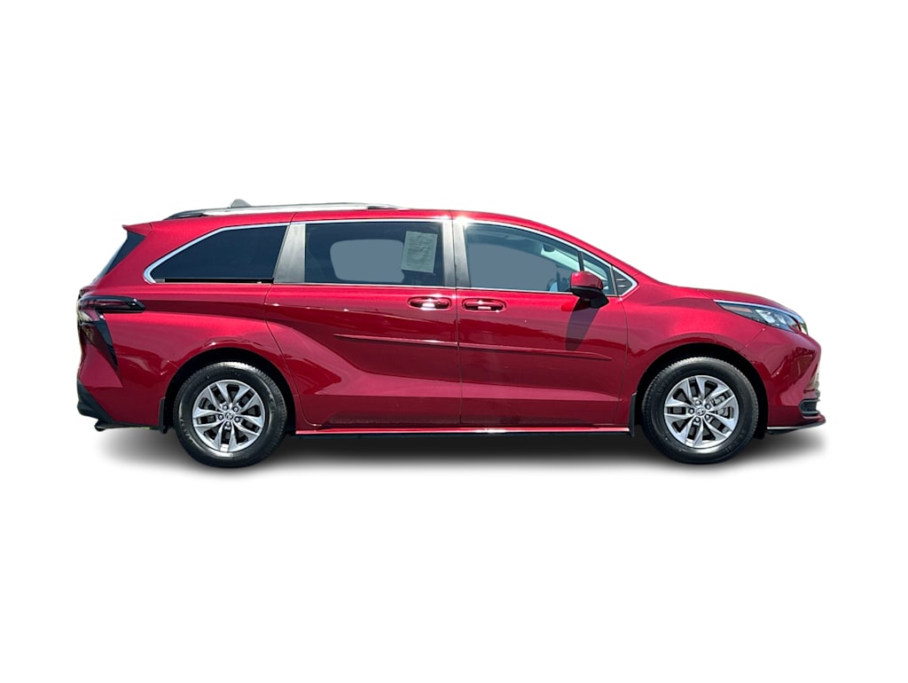 Thumbnail: 2025 Toyota Sienna - 18