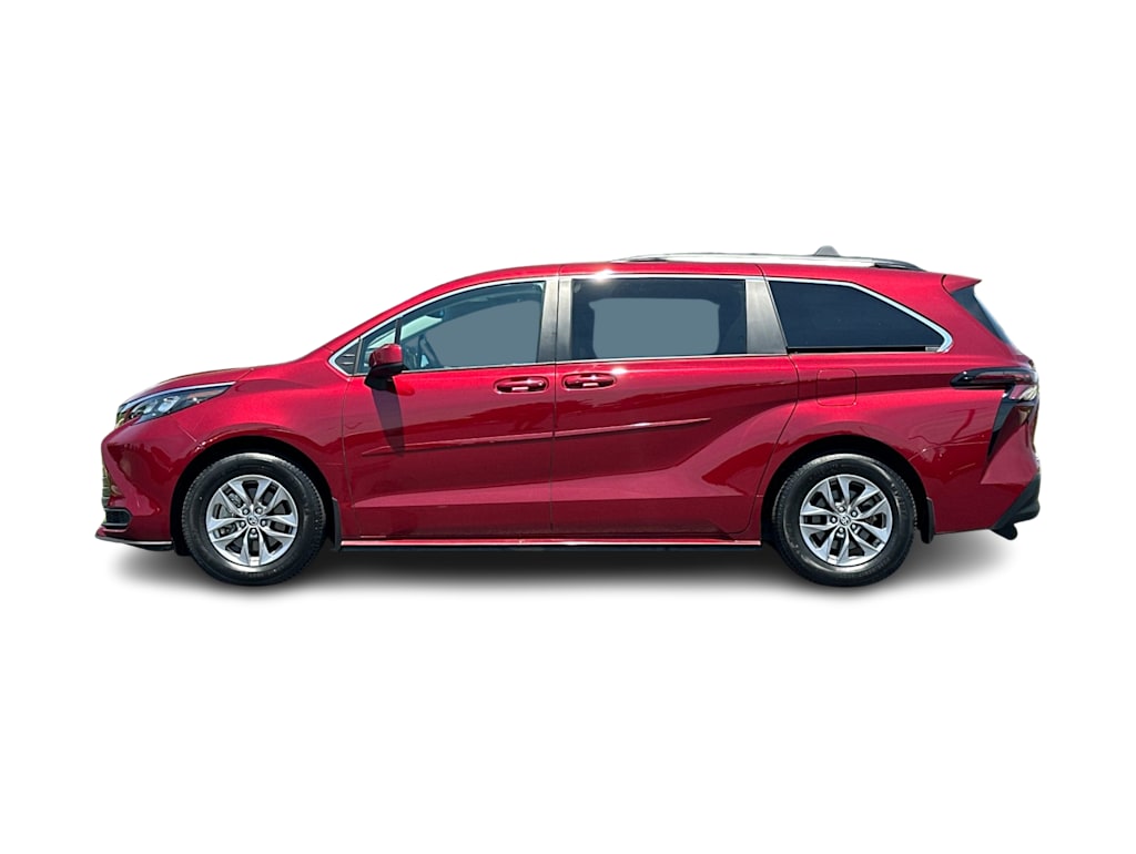 Thumbnail: 2025 Toyota Sienna - 3
