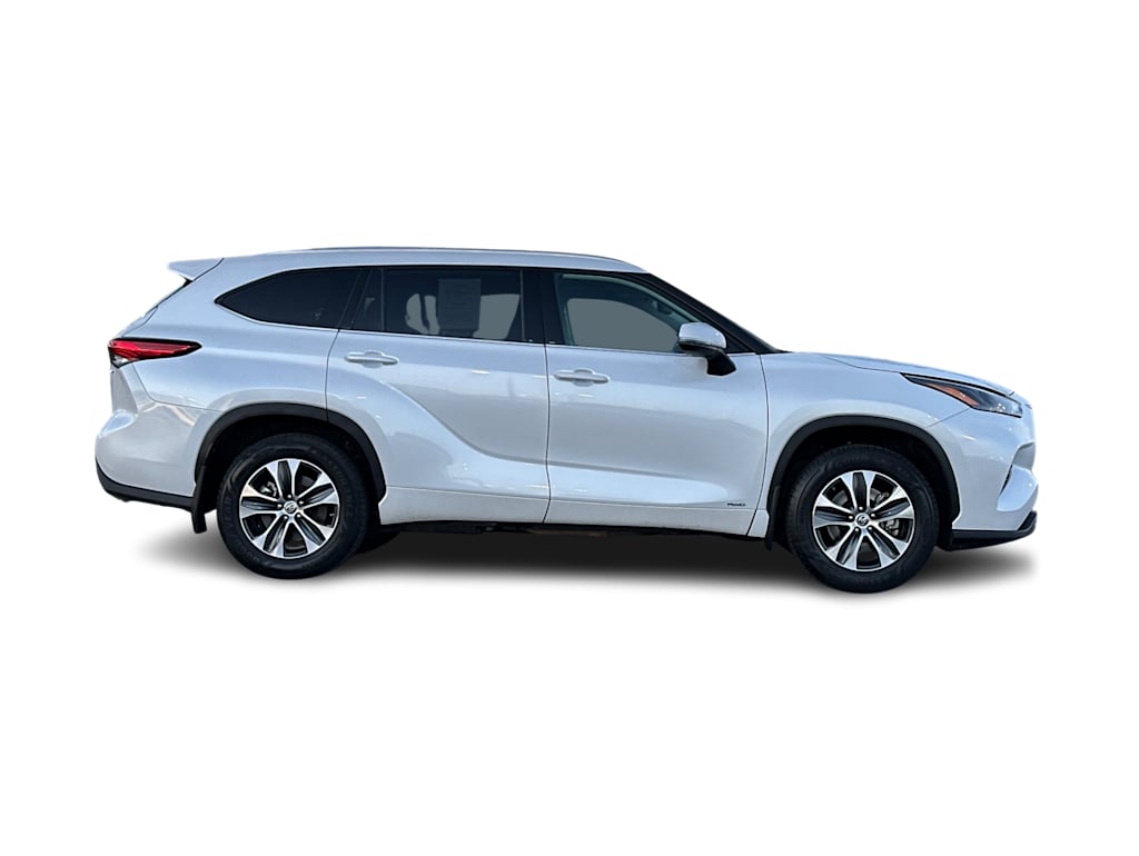 Thumbnail: 2022 Toyota Highlander - 18
