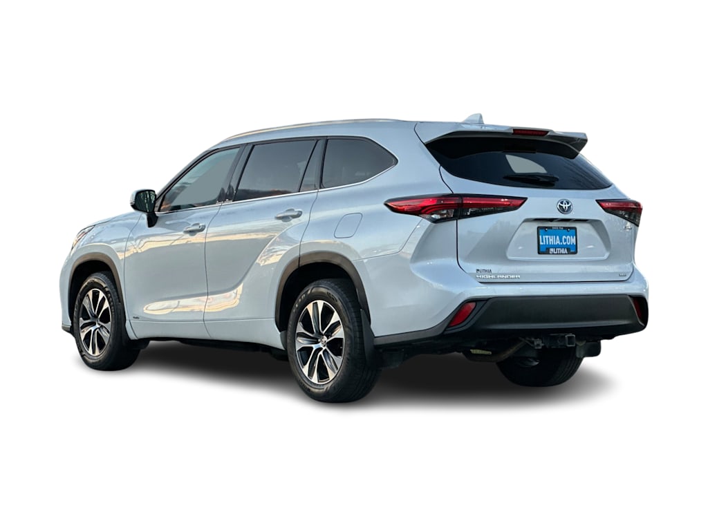 Thumbnail: 2022 Toyota Highlander - 4