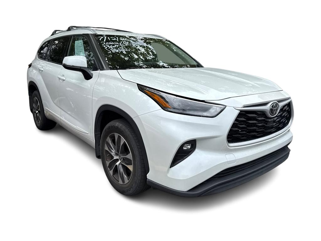 Thumbnail: 2022 Toyota Highlander - 7