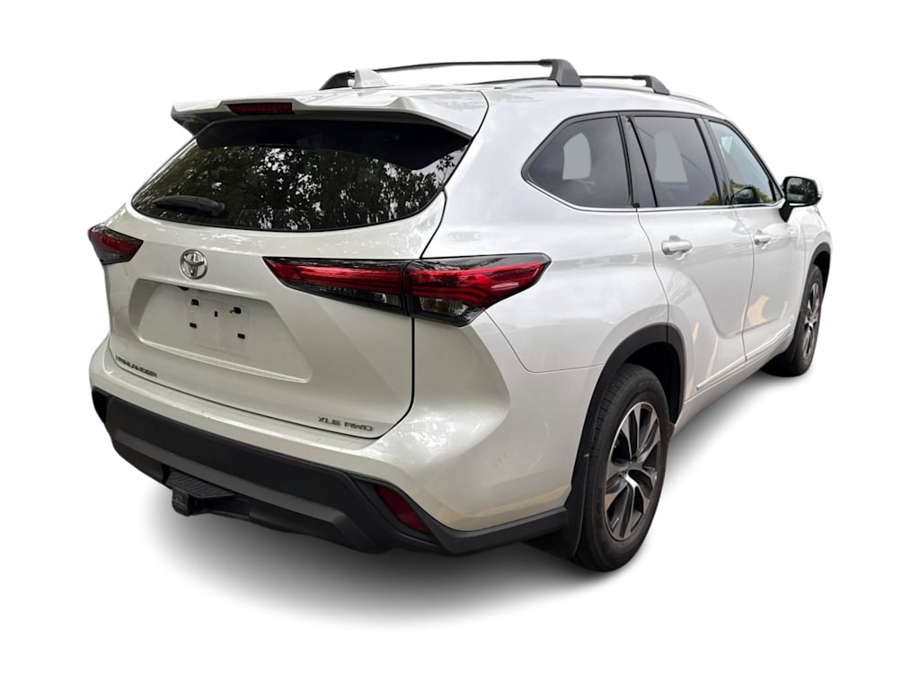 Thumbnail: 2022 Toyota Highlander - 8