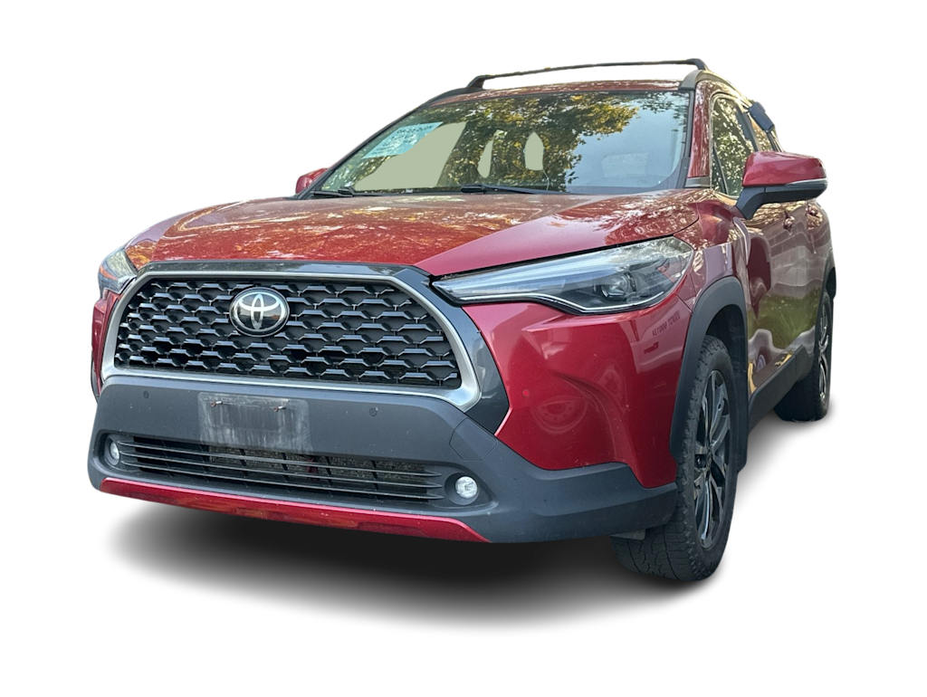 Used 2022 Toyota Corolla Cross XLE with VIN 7MUEAABG1NV003891 for sale in Northfield, Minnesota