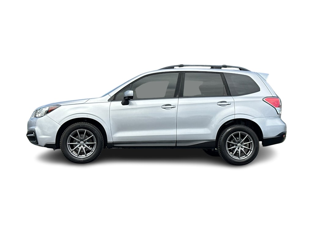 Thumbnail: 2017 Subaru Forester - 3