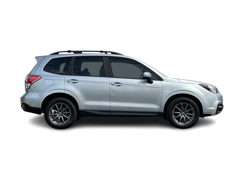 Thumbnail: 2017 Subaru Forester - 18