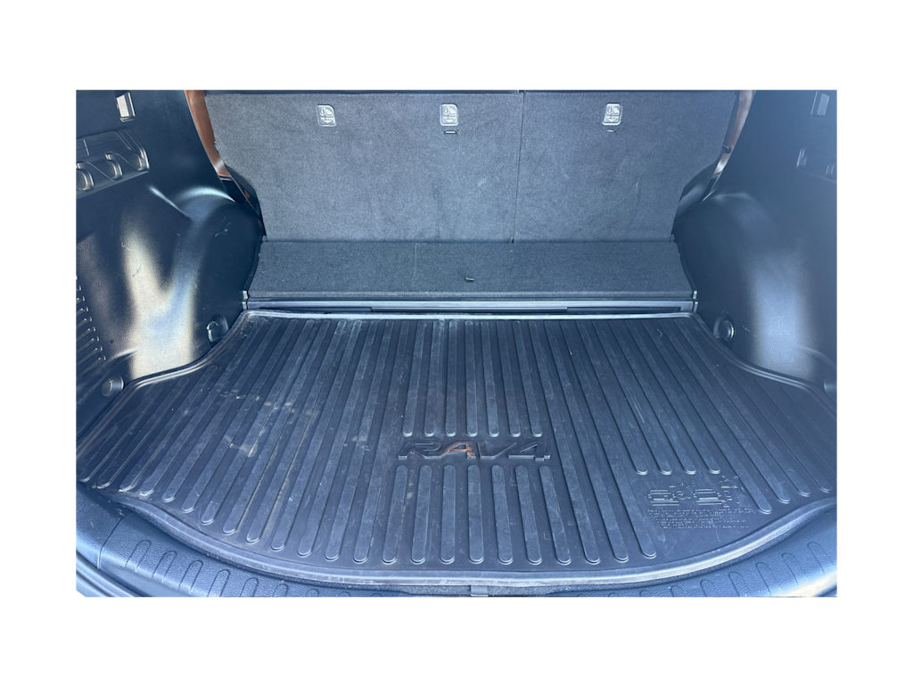Thumbnail: 2018 Toyota RAV4 - 15