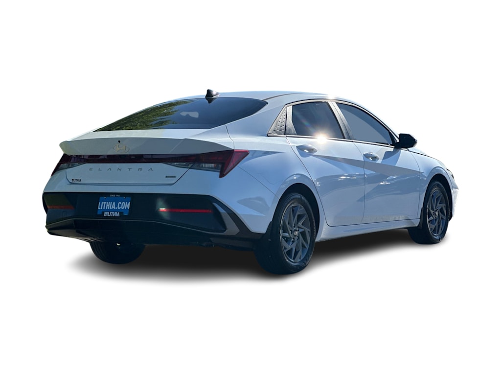 Thumbnail: 2026 Hyundai Elantra - 17