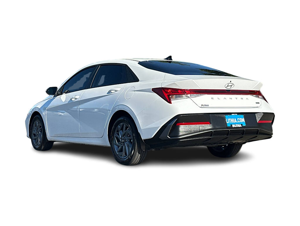 Thumbnail: 2026 Hyundai Elantra - 4