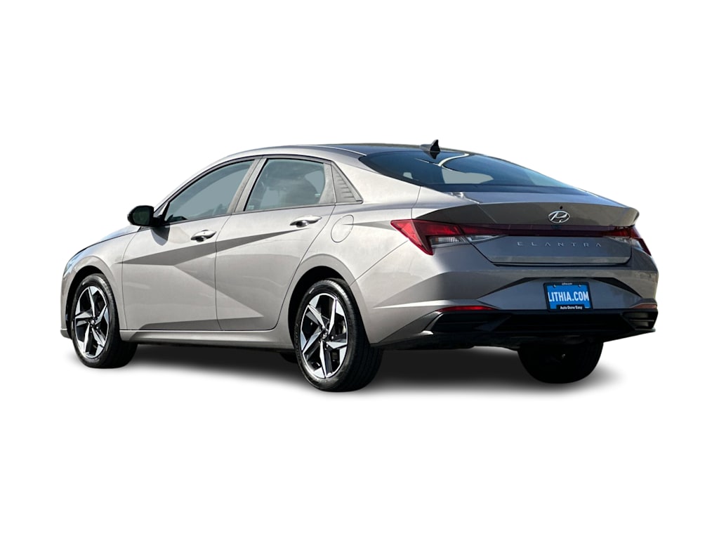 Thumbnail: 2023 Hyundai Elantra - 4