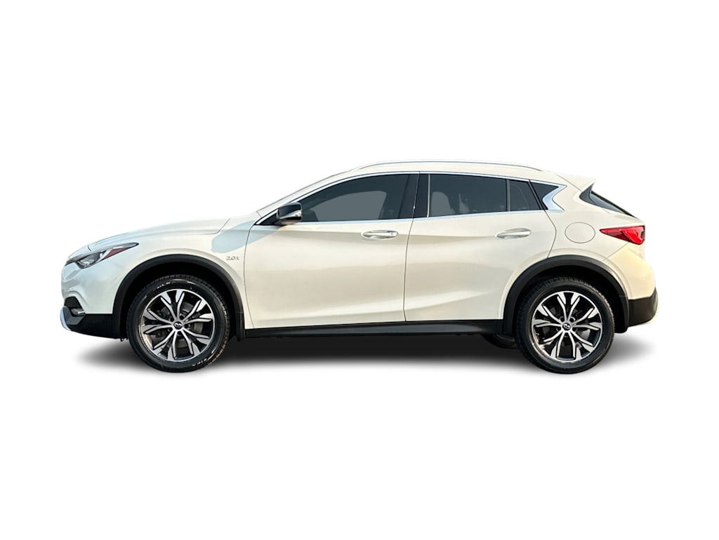 Thumbnail: 2017 INFINITI QX30 - 3