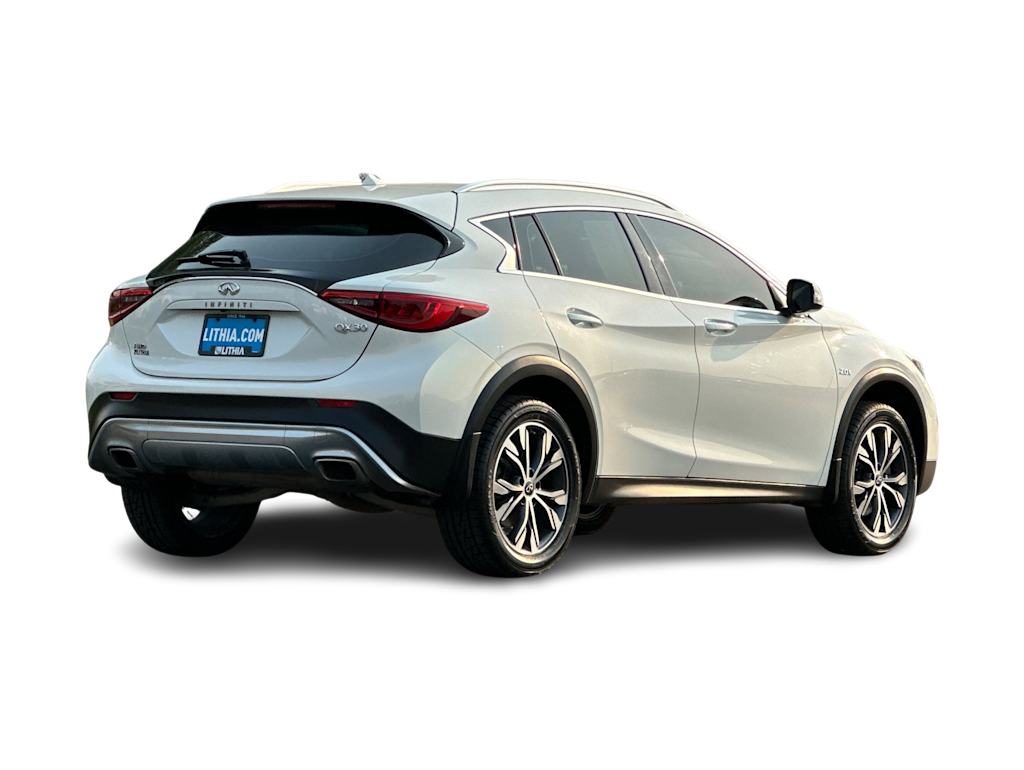 Thumbnail: 2017 INFINITI QX30 - 17