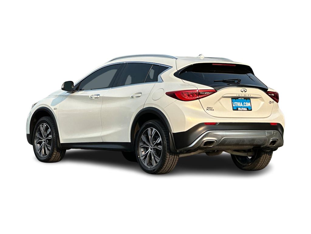 Thumbnail: 2017 INFINITI QX30 - 4