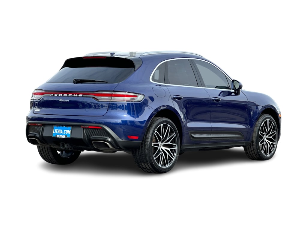 2022 Porsche Macan Base 18