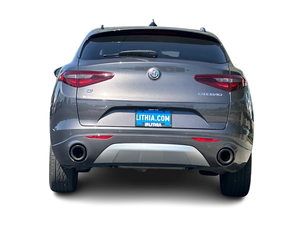 Thumbnail: 2022 Alfa Romeo Stelvio - 5