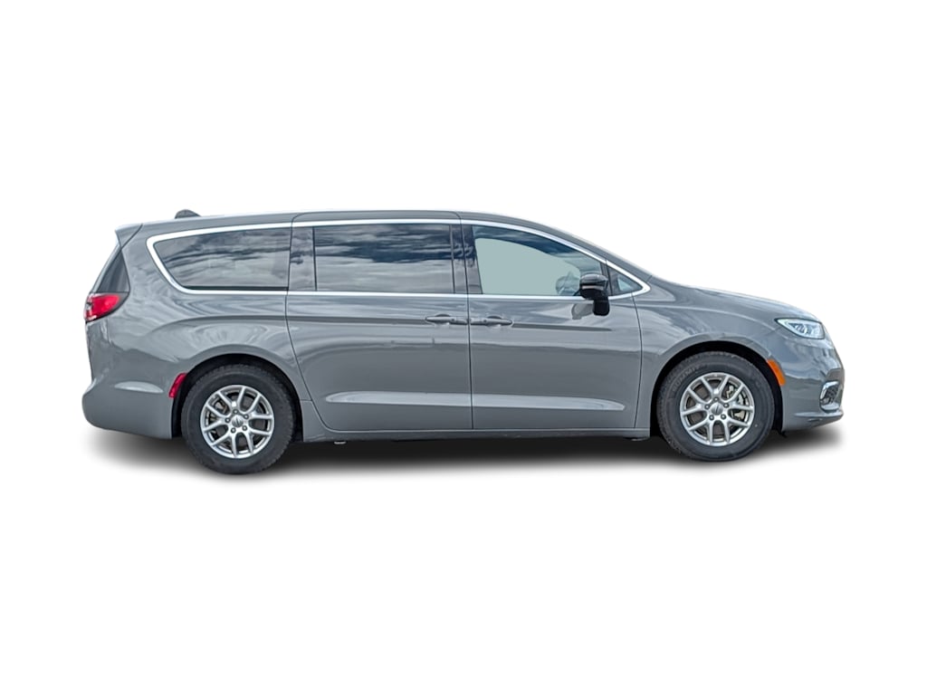Thumbnail: 2025 Chrysler Pacifica - 24