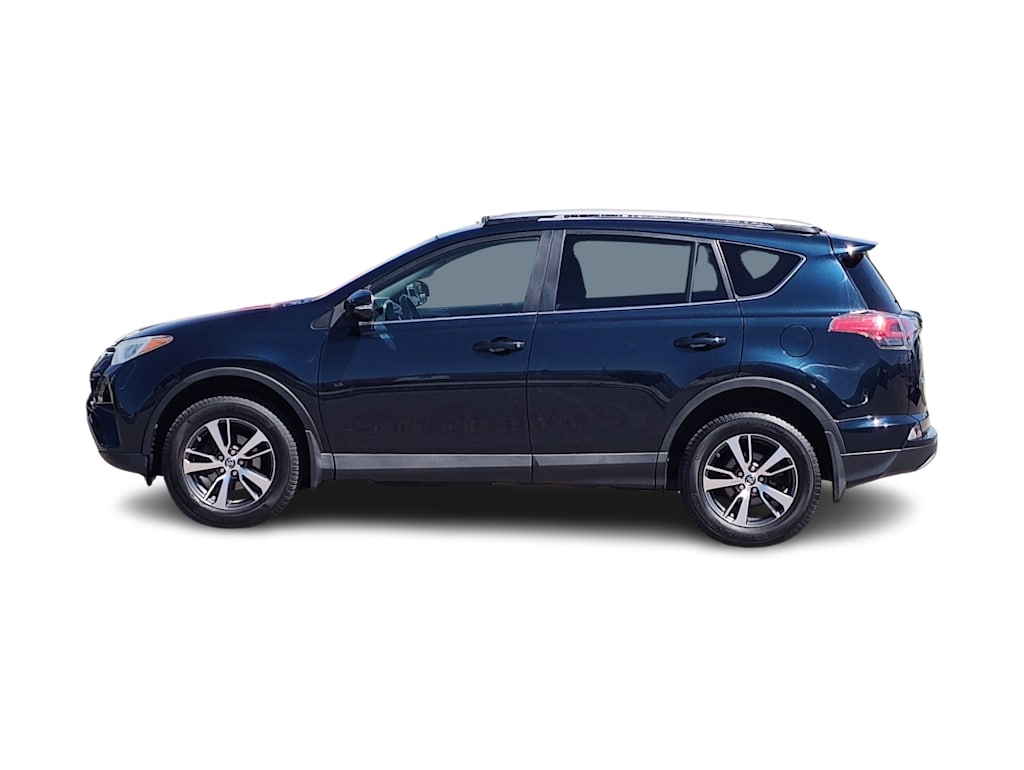 Thumbnail: 2017 Toyota RAV4 - 3