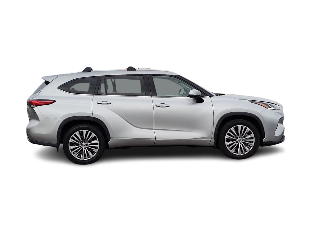 Thumbnail: 2021 Toyota Highlander - 24