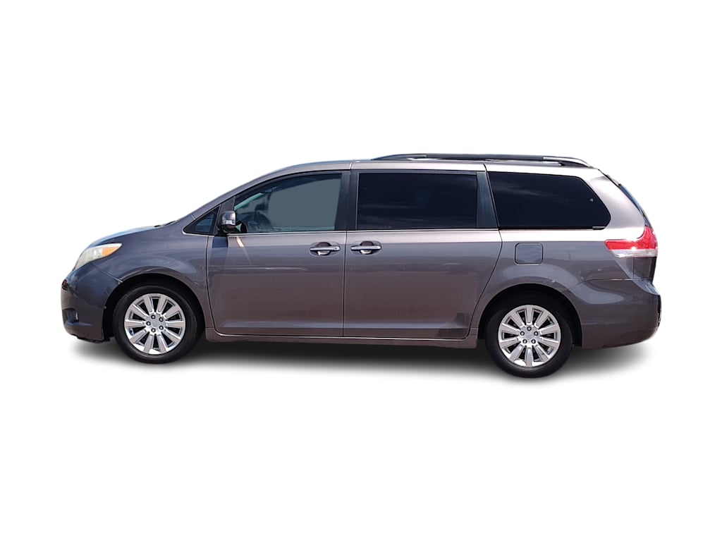 2014 Toyota Sienna Limited 3