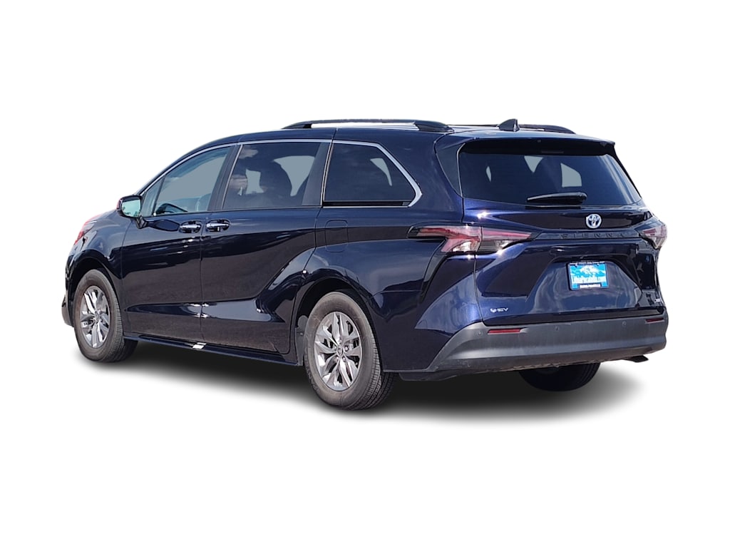 Thumbnail: 2025 Toyota Sienna - 4