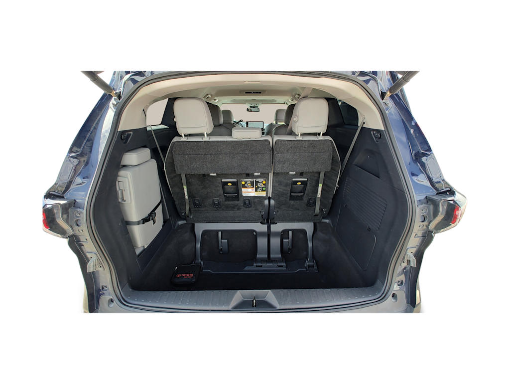 Thumbnail: 2025 Toyota Sienna - 18