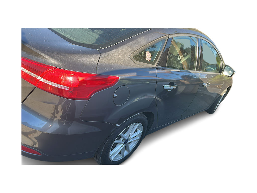 Thumbnail: 2015 Ford Focus - 16