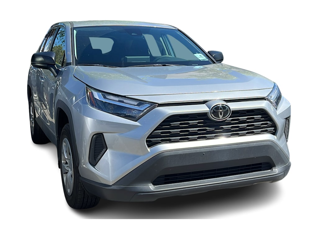 2023 Toyota RAV4 LE 8