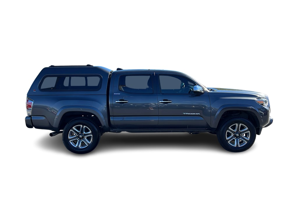 Thumbnail: 2017 Toyota Tacoma - 20