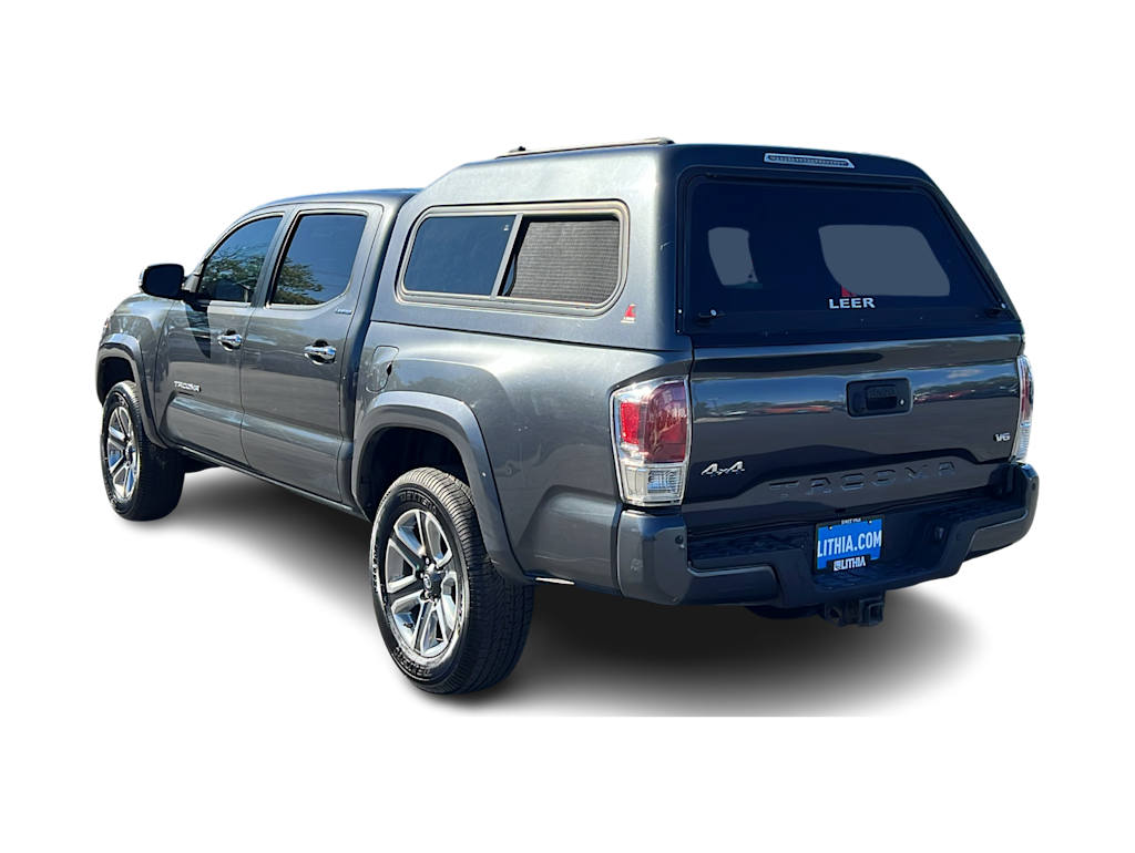 Thumbnail: 2017 Toyota Tacoma - 4
