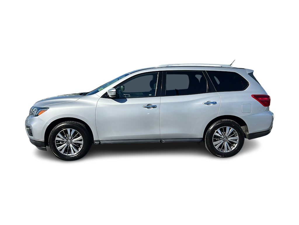 Thumbnail: 2017 Nissan Pathfinder - 3