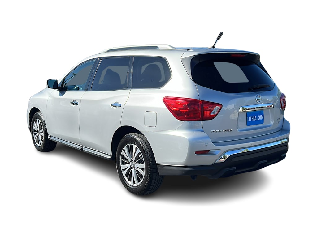 Thumbnail: 2017 Nissan Pathfinder - 4