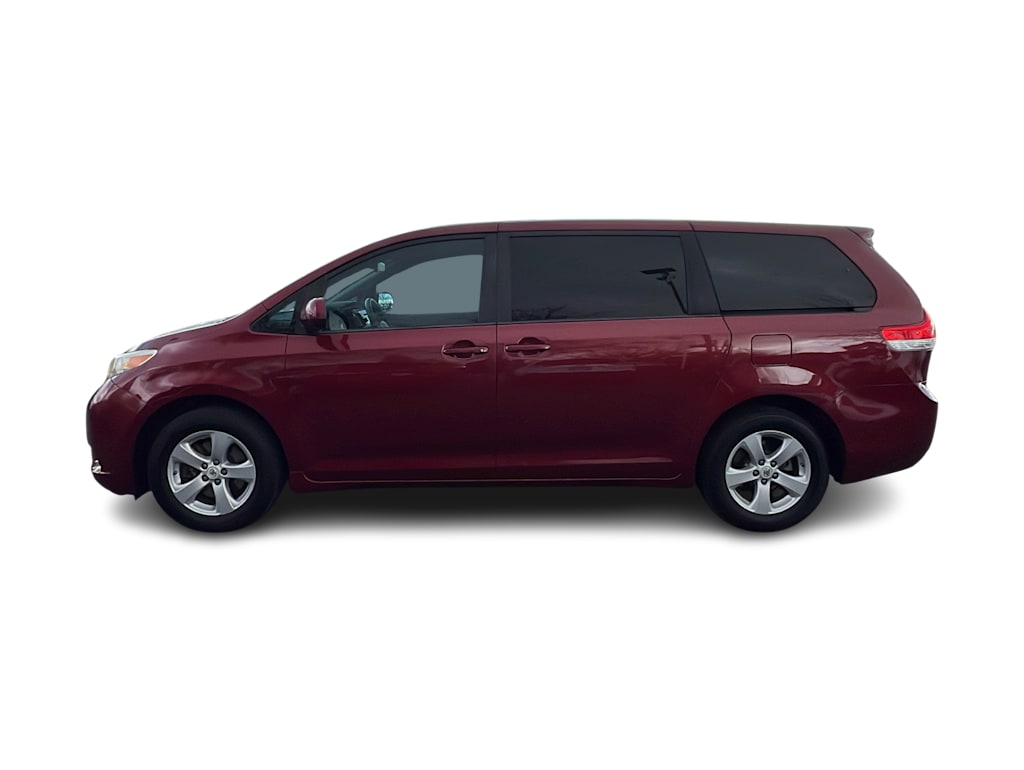 2012 Toyota Sienna LE 3