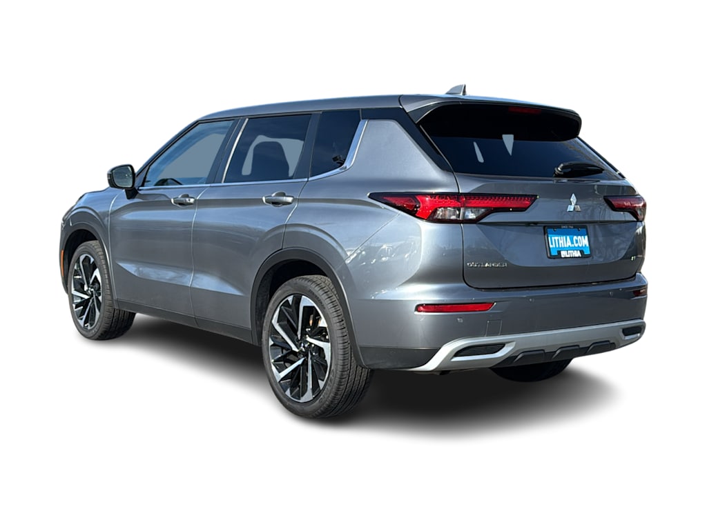 Thumbnail: 2024 Mitsubishi Outlander - 4