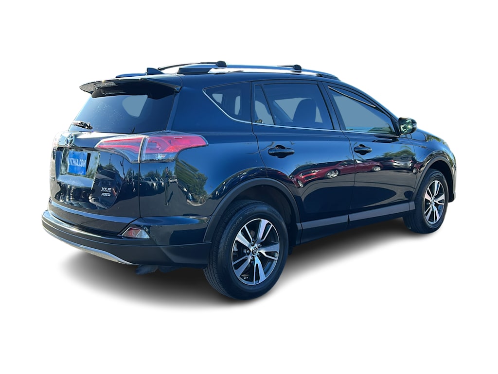 Thumbnail: 2017 Toyota RAV4 - 19