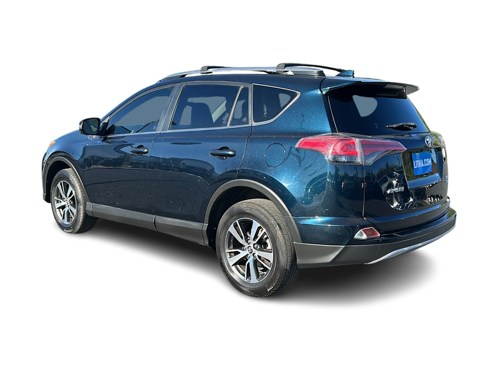 Thumbnail: 2017 Toyota RAV4 - 4