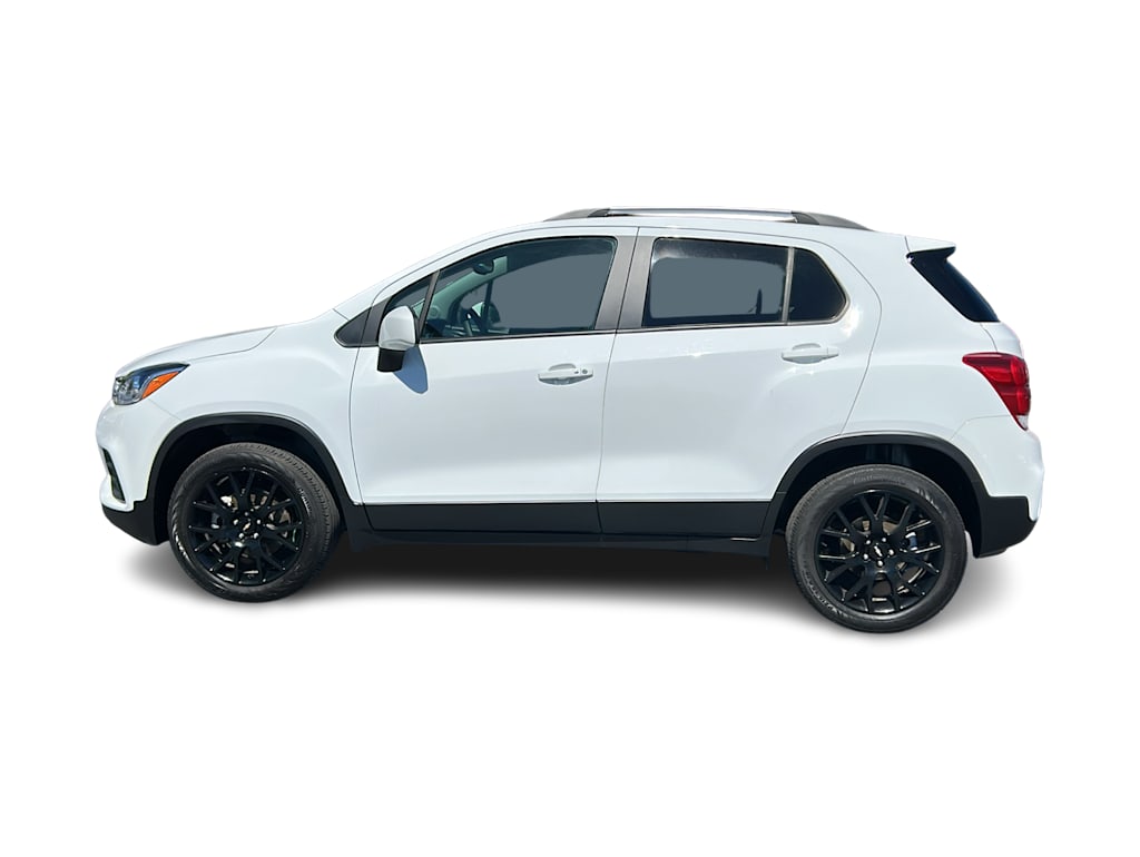 Thumbnail: 2022 Chevrolet Trax - 3