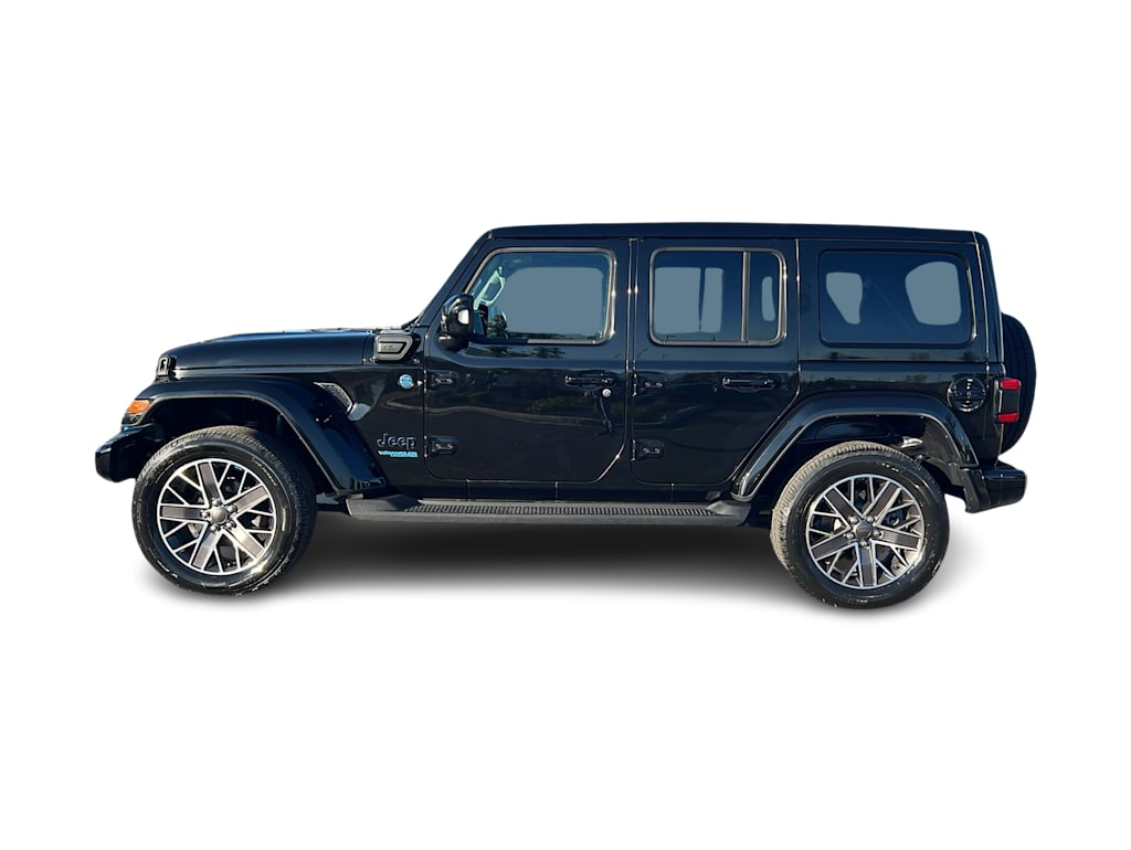 Thumbnail: 2022 Jeep Wrangler - 21