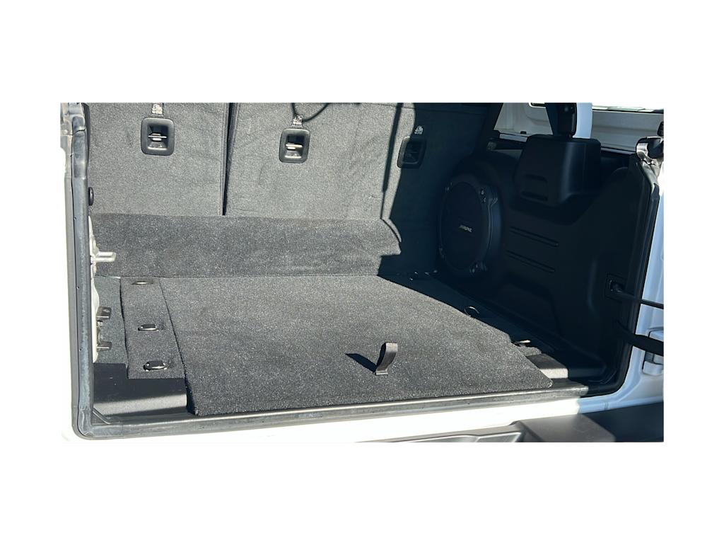 Thumbnail: 2022 Jeep Wrangler - 17