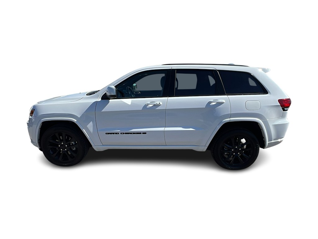 2022 Jeep Grand Cherokee Laredo 3