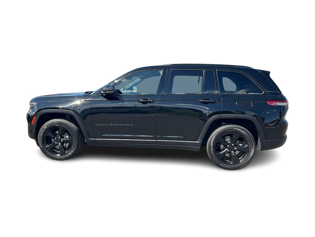 Thumbnail: 2023 Jeep Grand Cherokee - 3