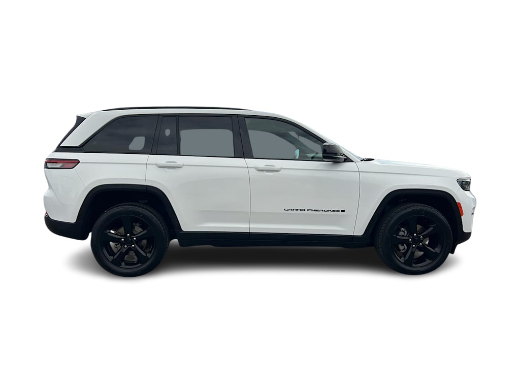 Thumbnail: 2023 Jeep Grand Cherokee - 21