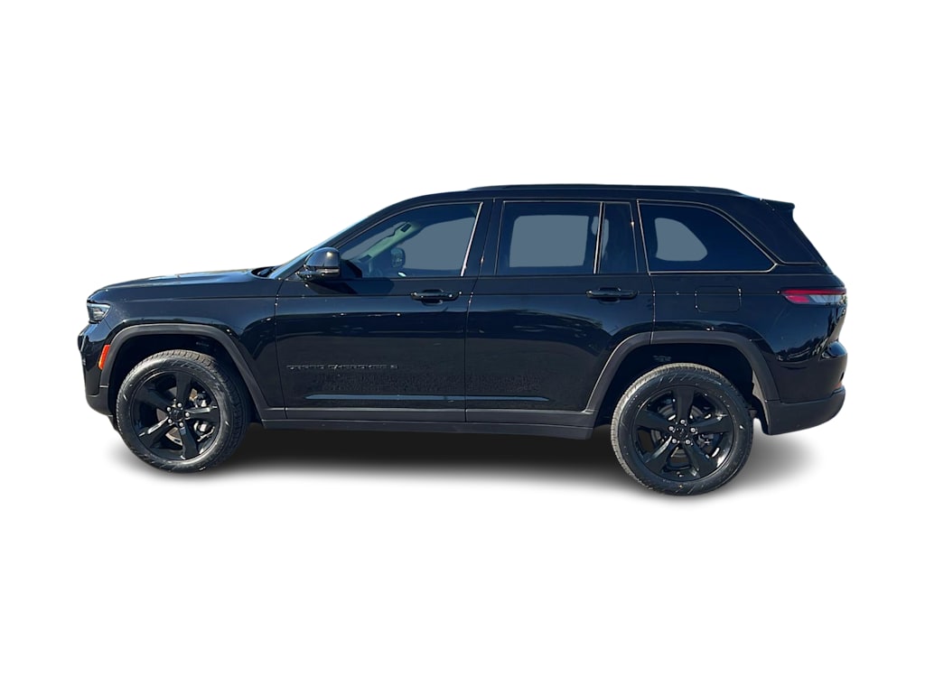 Thumbnail: 2023 Jeep Grand Cherokee - 3