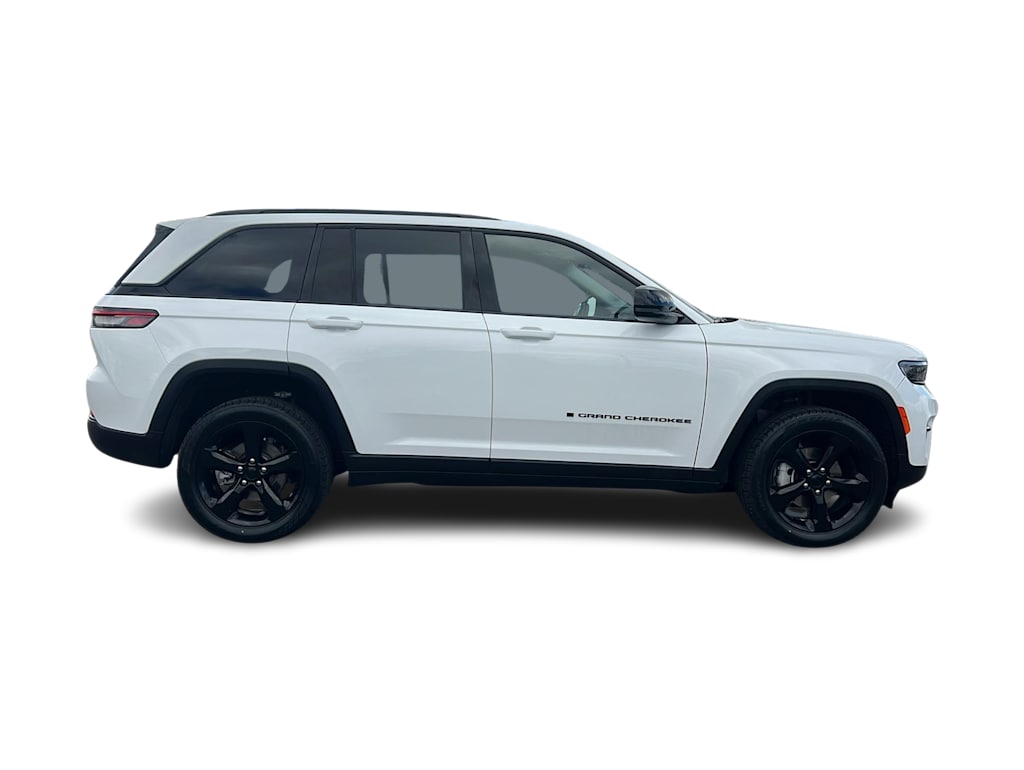 Thumbnail: 2023 Jeep Grand Cherokee - 20