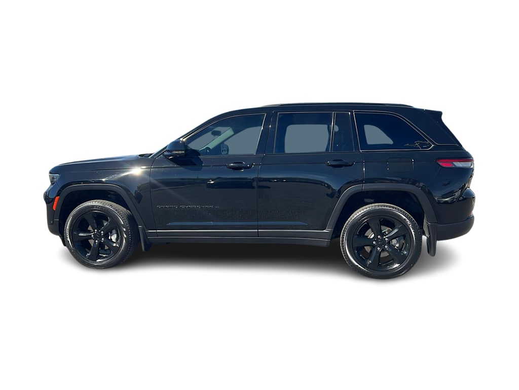 Thumbnail: 2023 Jeep Grand Cherokee - 3