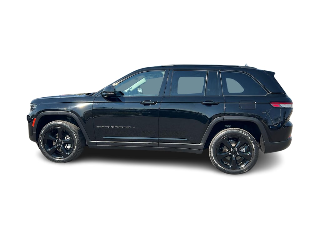 Thumbnail: 2023 Jeep Grand Cherokee - 3
