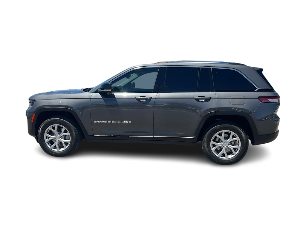 Thumbnail: 2022 Jeep Grand Cherokee - 3