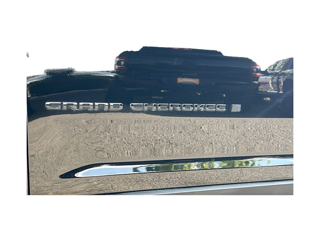 Thumbnail: 2024 Jeep Grand Cherokee L - 16