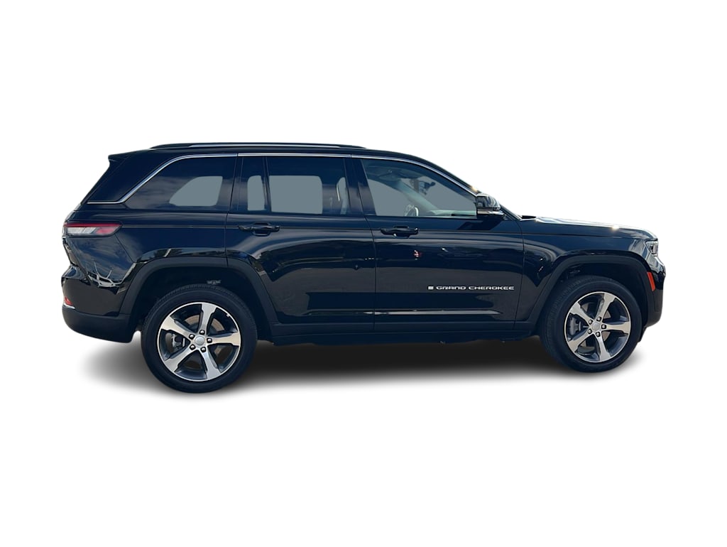 Thumbnail: 2023 Jeep Grand Cherokee - 20